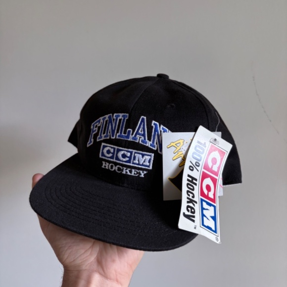 vintage NWT FINLAND CCM Hockey snapback NHL - Picture 6 of 9